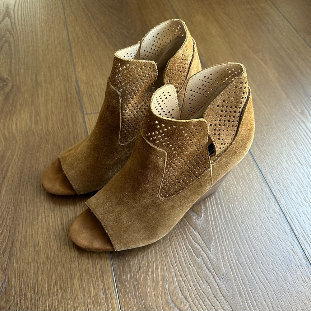 Tan Brown Peep-Toe Ankle breathable by Boots